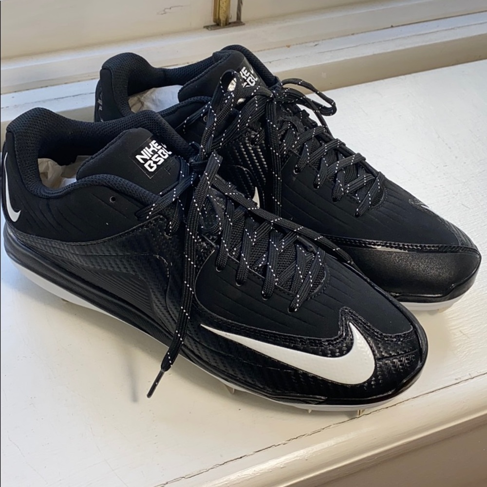 Nike Men’s cleats - size 10 - see pics- Brand New!